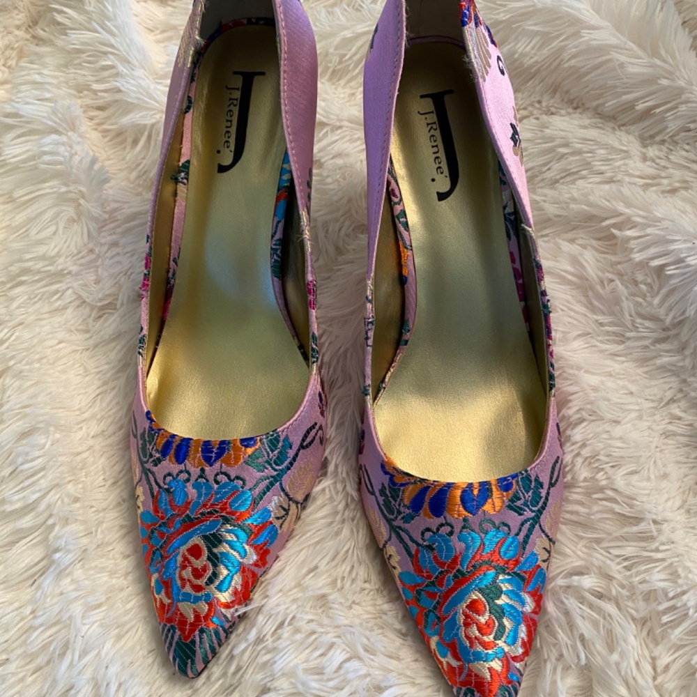 Shoes - Picture 2 of 5